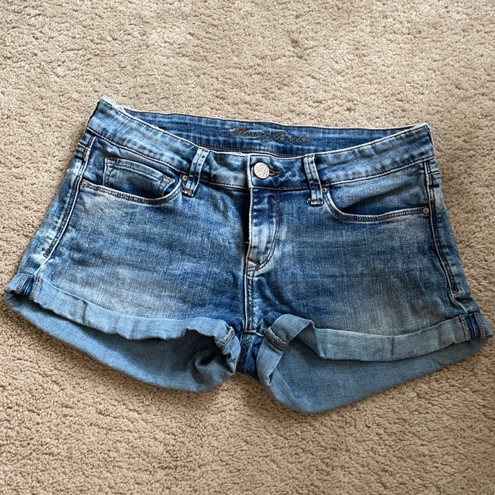 Mavi Short